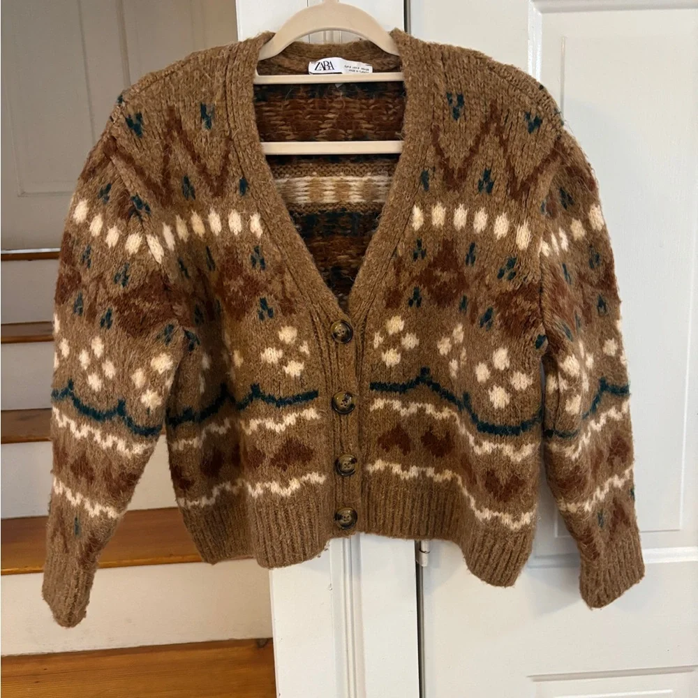 Zara Fair Isle Sweater size S, boxy fit, soft, cozy, winter - Picture 3 of 6